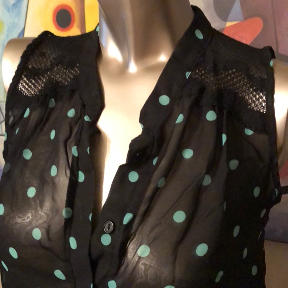 5/$20 🔥 Top - Picture 2 of 3